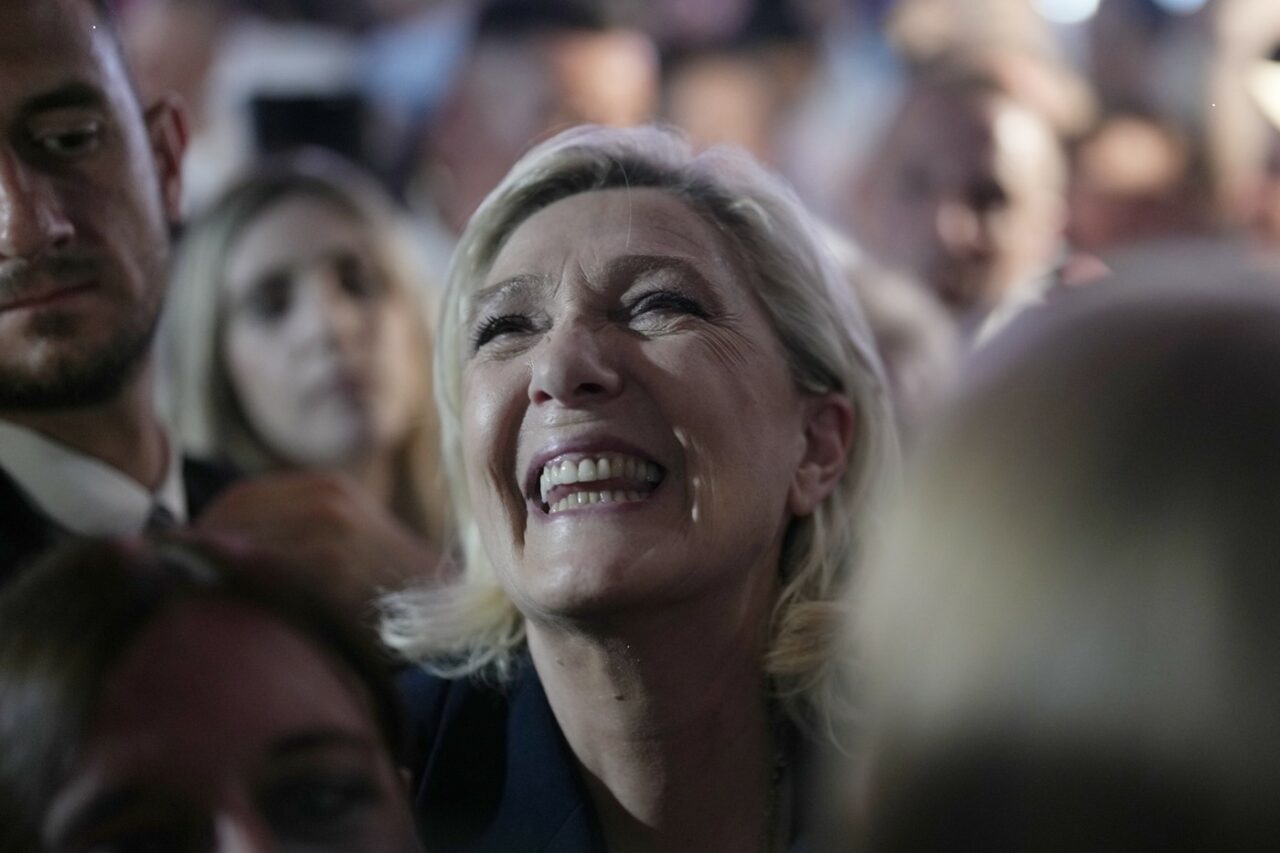 Partidul lui Le Pen câștigă primul tur al alegerilor legislative în FRANȚA. Rivalii vor să formeze un front anti extrema-dreaptă