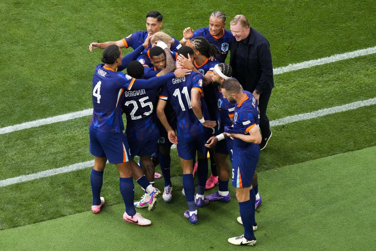 Olandezii sărbătoresc primul gol. Sursa Foto: Profimedia 
