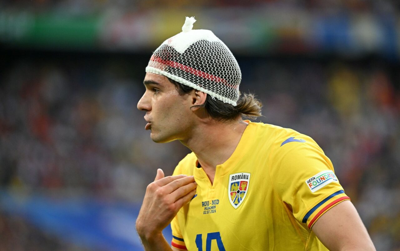 Ianis Hagi, rănit la cap, dar continuă să joace. Sursa Foto: Profimedia 