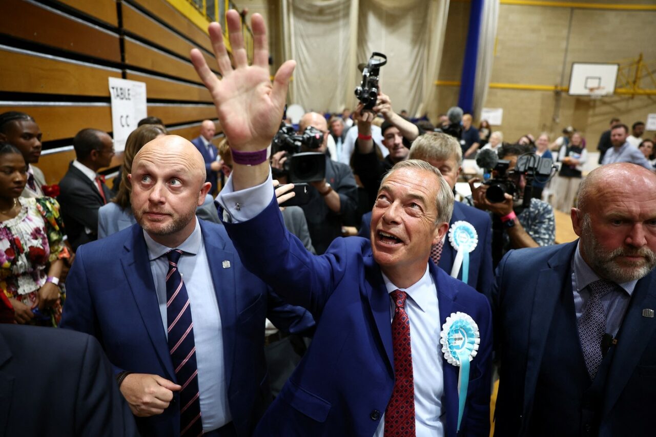 ALEGERI în Marea Britanie. Nigel Farage intră pentru prima dată în Parlament, iar opt miniștri conservatori și-au pierdut locurile din Legislativ