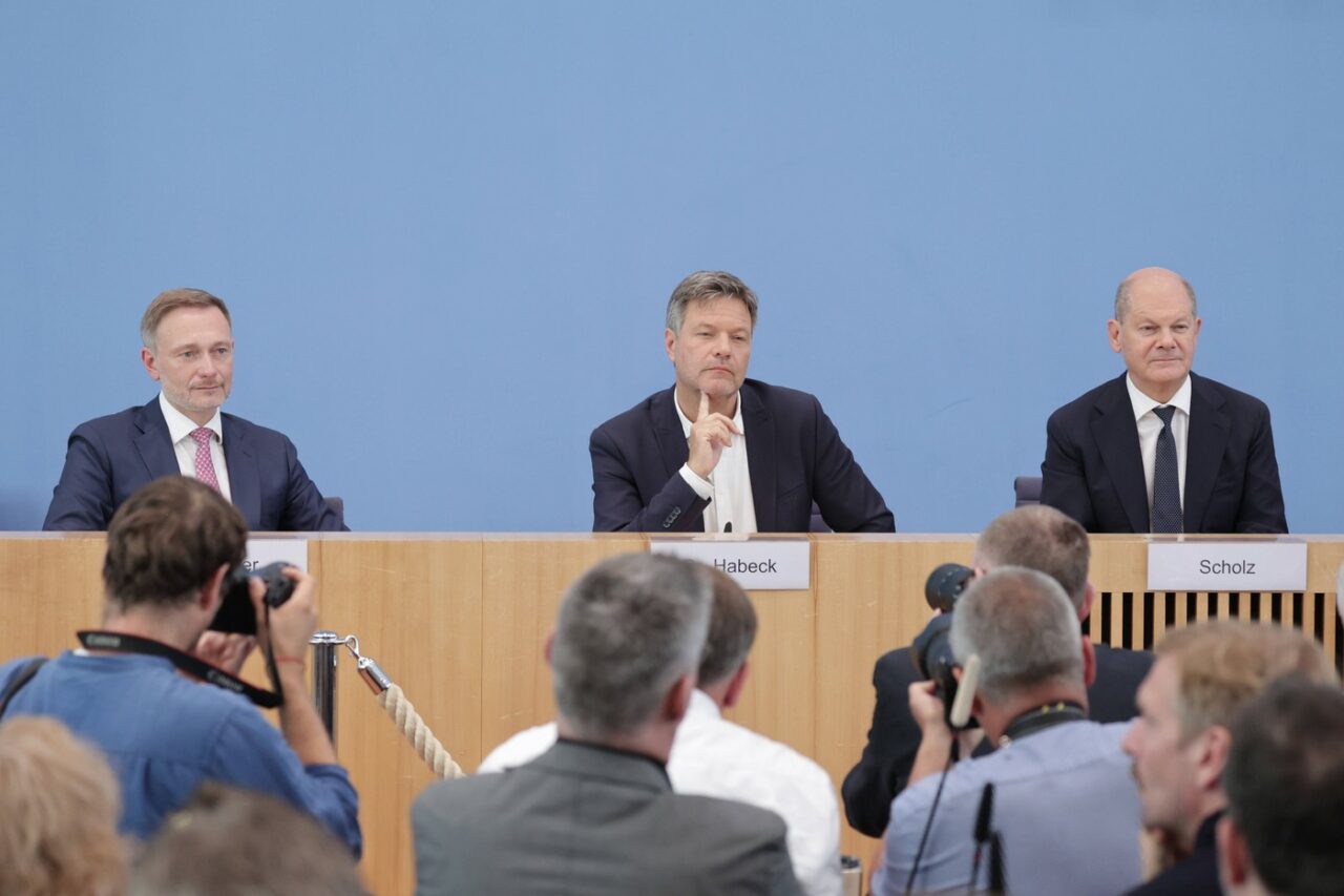 Germania încheie CRIZA guvernamentală. Scholz semnează un acord de principiu asupra bugetului pe 2025