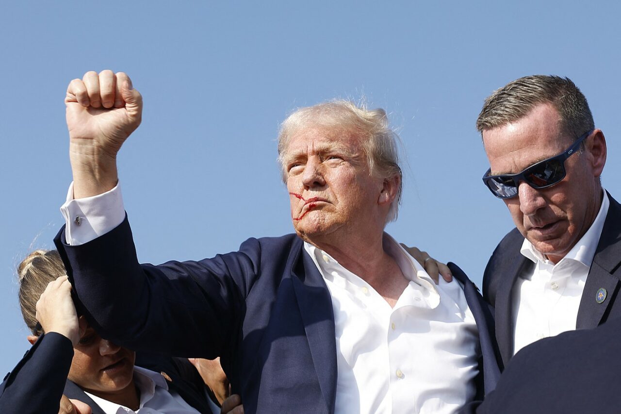 Unde a mers Donald TRUMP după tentativa de asasinat. Avionul a aterizat în miez de noapte