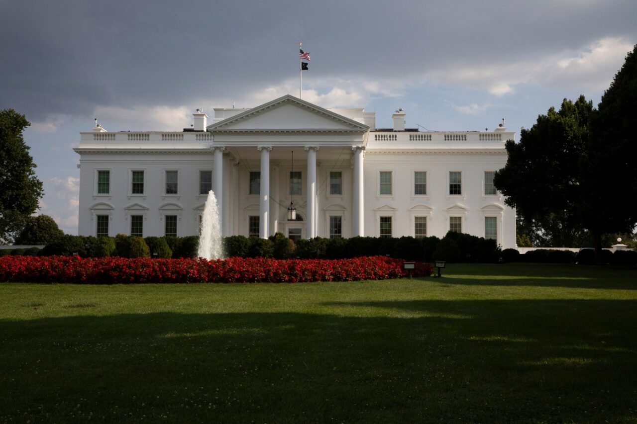 Forțarea retragerii președintelui Biden ridică probleme de LEGITIMITATE democratică /Trump probabil va fi favorizat în scrutinul prezidențial