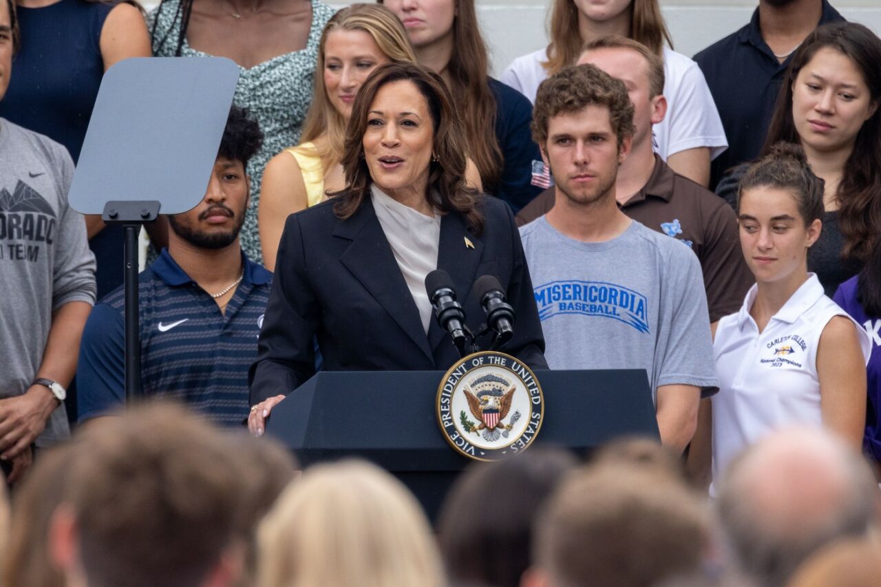 Kamala Harris salută activitatea președintelui BIDEN /„Într-un singur mandat, a depășit deja moștenirile celor mai mulți președinți”