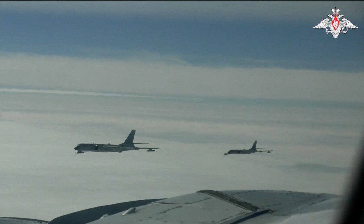 Incident deasupra MĂRII NEGRE /Rusia a mobilizat un avion pentru interceptarea unor aeronave militare britanice