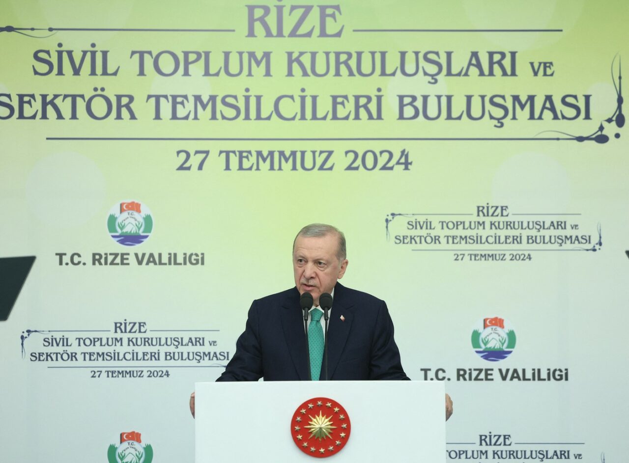 Recep Tayyip Erdogan a PĂLMUIT un copil care a refuzat să îi sărute mâna