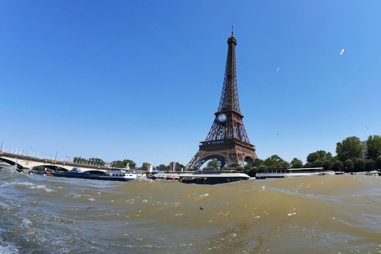 Proba masculină de triatlon a fost amânată din cauza calității apei Senei. Ce spun localnicii și cât de sigură este apa fluviului pentru sportivi