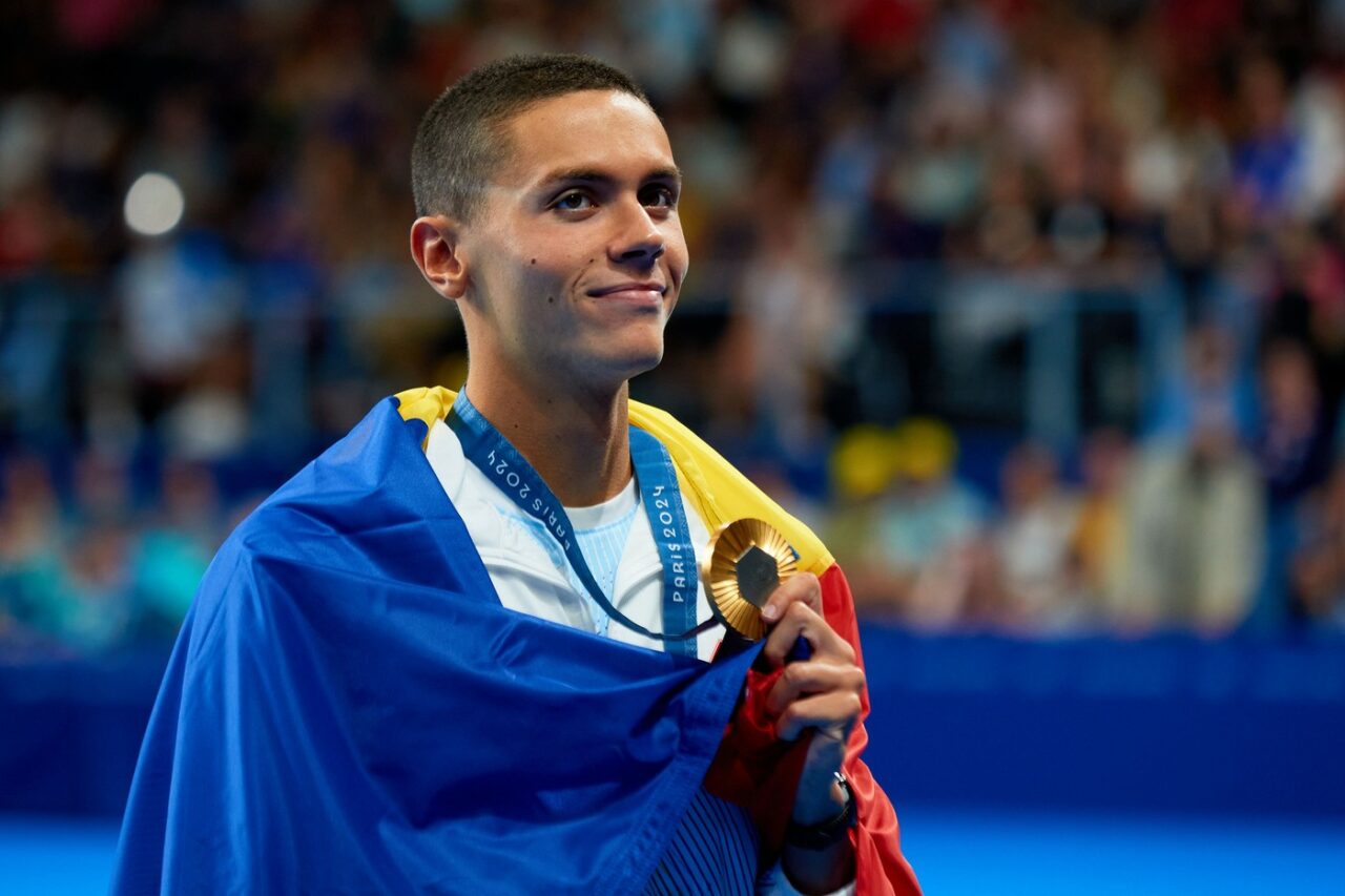 „Aurul unui copil-minune”. Jurnaliștii francezi, la picioarele lui David Popovici după AURUL OLIMPIC de la Paris
