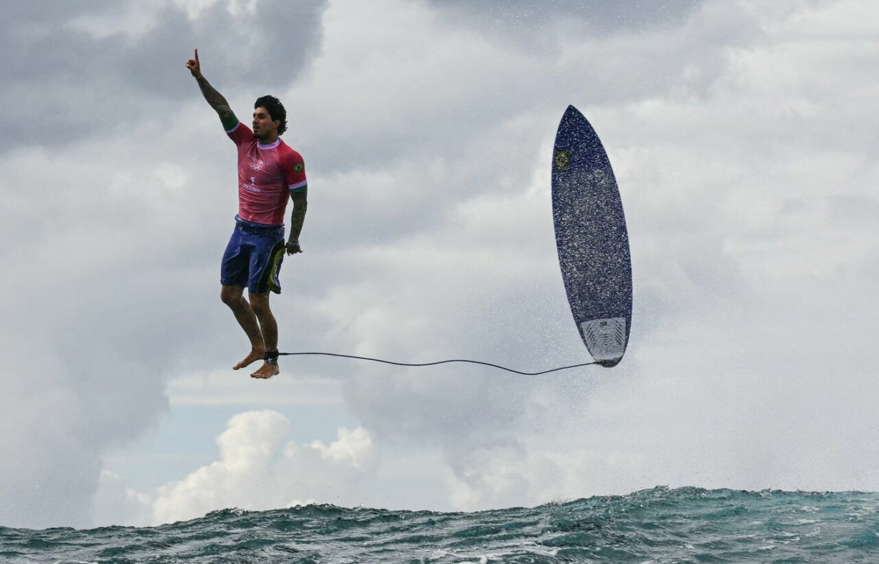 Imaginea uluitoare cu surferul Gabriel Medina, surprinsă de un jurnalist AFP. „Am apăsat pe butonul potrivit”
