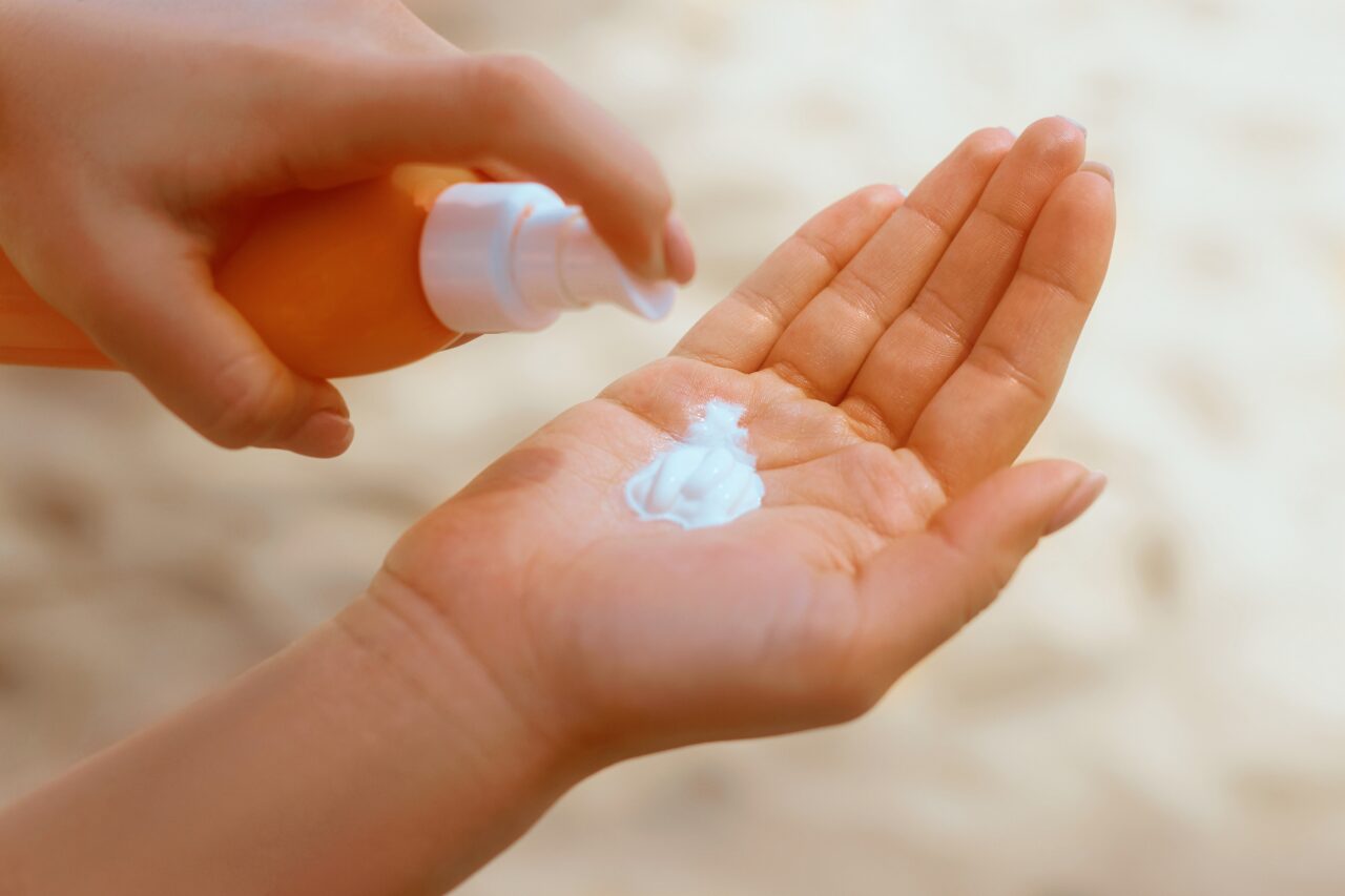 Importanța produselor de protecție SOLARĂ: De la creme la spray-uri și pastile