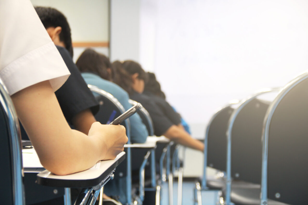 Încep înscrierile pentru a doua sesiune a Bacalaureatului. Actele necesare și calendarul examenului