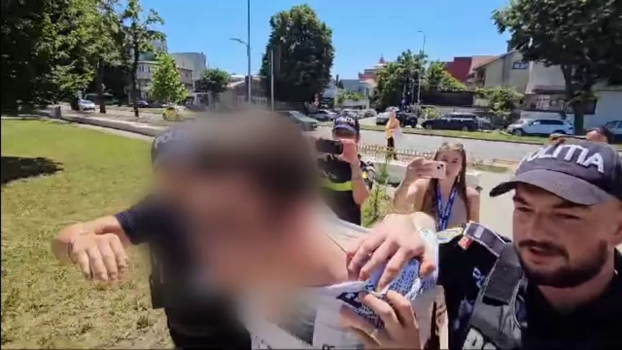 Studentul care a INCENDIAT un profesor la Universitatea Ovidius a fost trimis în judecată. L-a scos din minți faptul că a luat nota 4 la examen