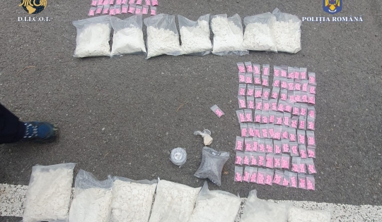 Captură de droguri de mare RISC, cu o zi înainte de Festivalul UNTOLD. Peste 1.700 de comprimate de ecstasy și 14 kilograme de substanță psihoactivă