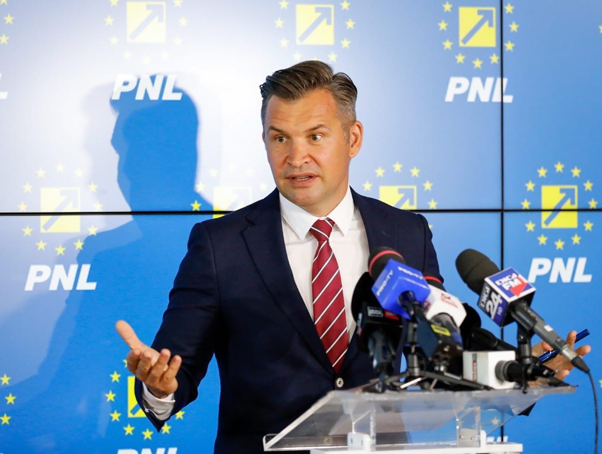 Ionuț Stroe (PNL): „Să-ți începi campania electorală fix cu atacuri la PNL, partener de guvernare, dă dovadă de slăbiciune și lipsă de imaginație”