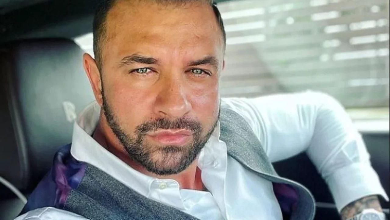 Cât a plătit Alex Bodi pentru o noapte de CAZARE în Mykonos. Afaceristul a fost la câțiva pași de Ema Uta