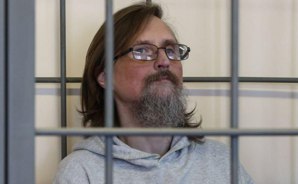 Jurnalistul rus Serghei Mihailov, condamnat la 8 ani de închisoare după ce a scris despre MASACRUL de la Bucha: „Putin este criminal de război”