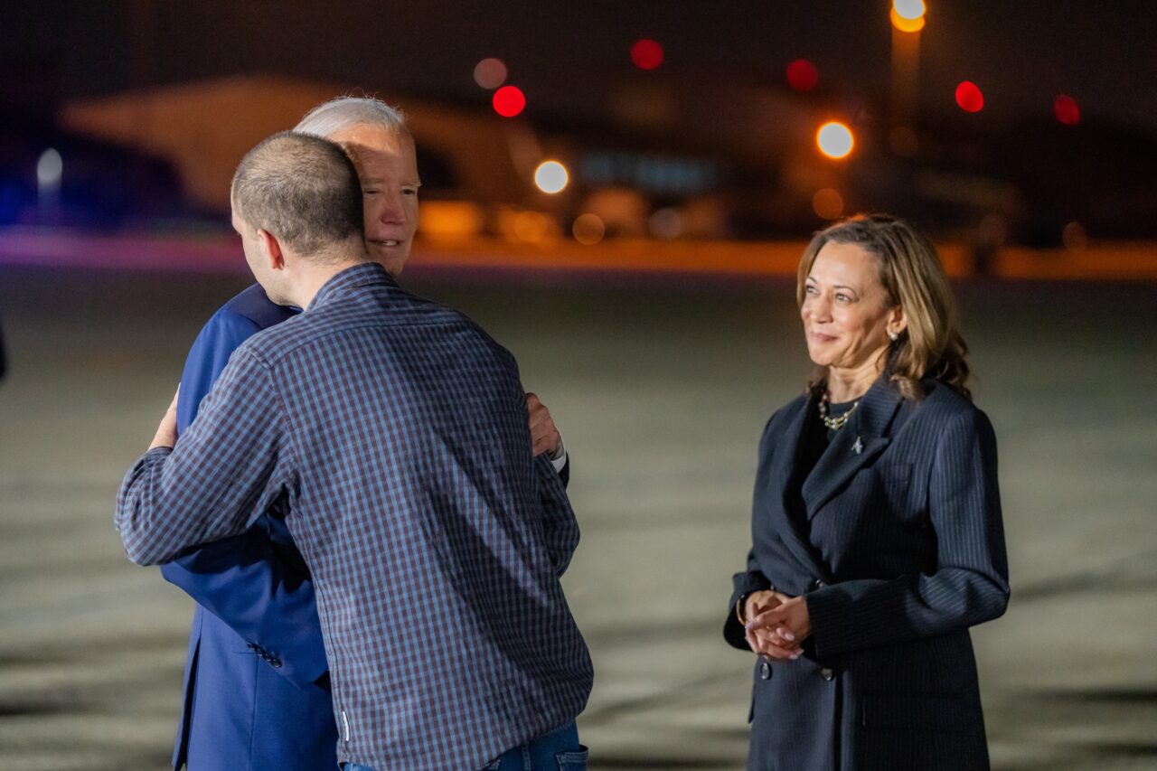 Deținuții americani eliberați de Rusia au ajuns în Statele Unite. Au fost întâmpinați de Joe Biden și Kamala Harris