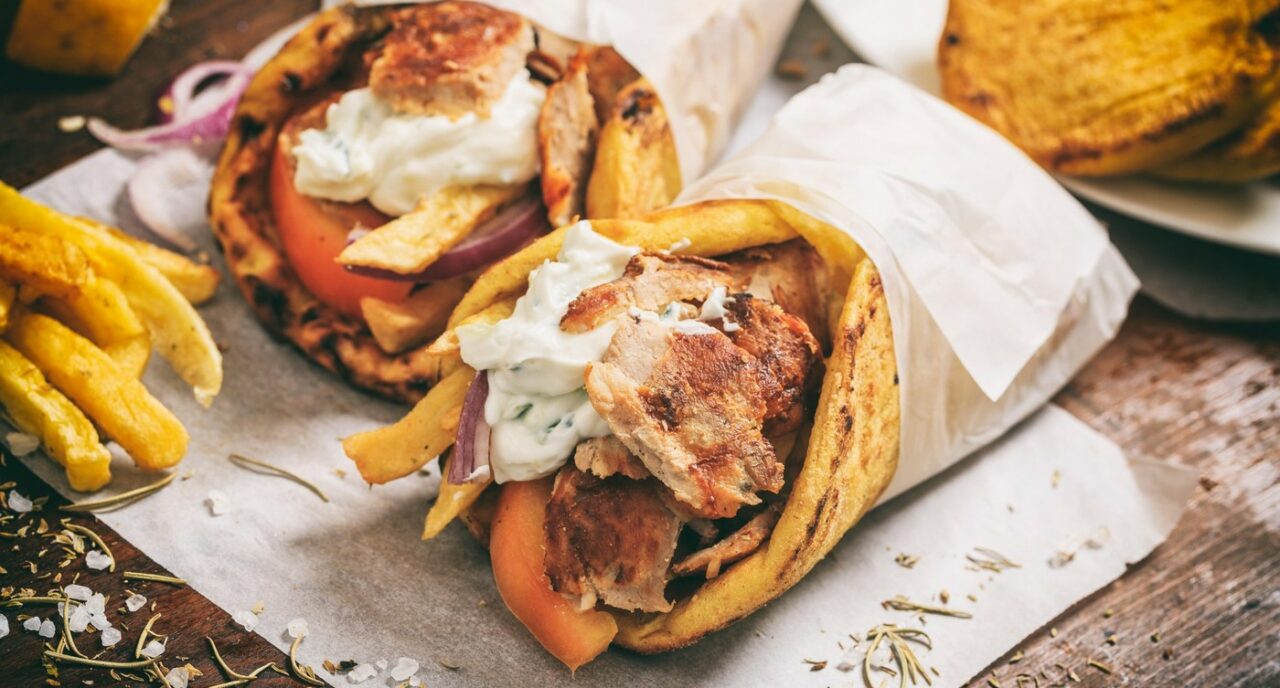 România, pe primul loc în lume la consumul de GYROS. Cel mai mare fan este un client din Constanța, care a comandat 170 de bucăți în ultimele 12 luni