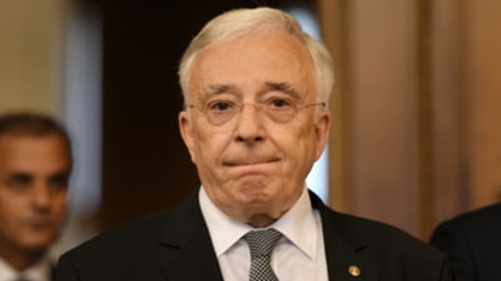 Tot mai mulți români fac CREDITE la bănci. Guvernatorul BNR: „Din punct de vedere al inflației, ne îngrijorează”