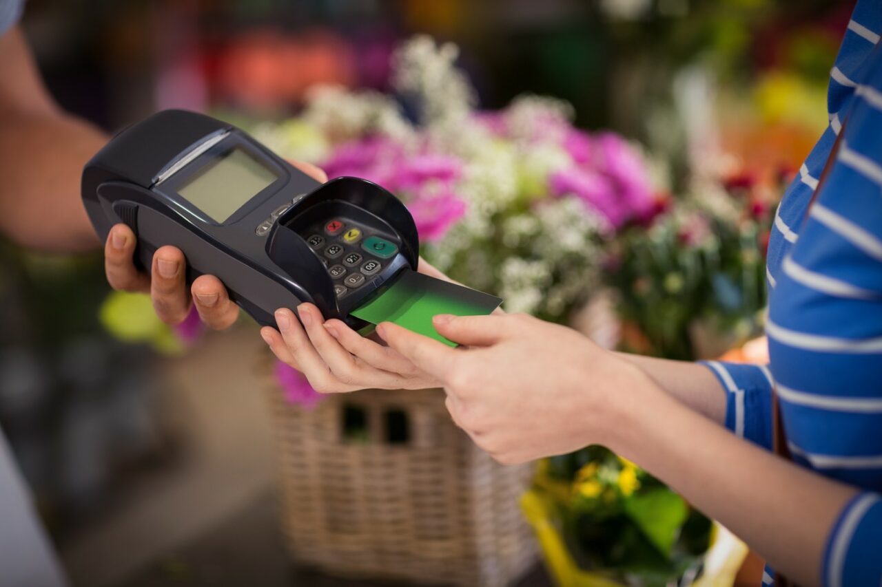 Țara europeană care se află la un pas de a ELIMINA banii cash. Măsura care va încuraja plăţile fără numerar