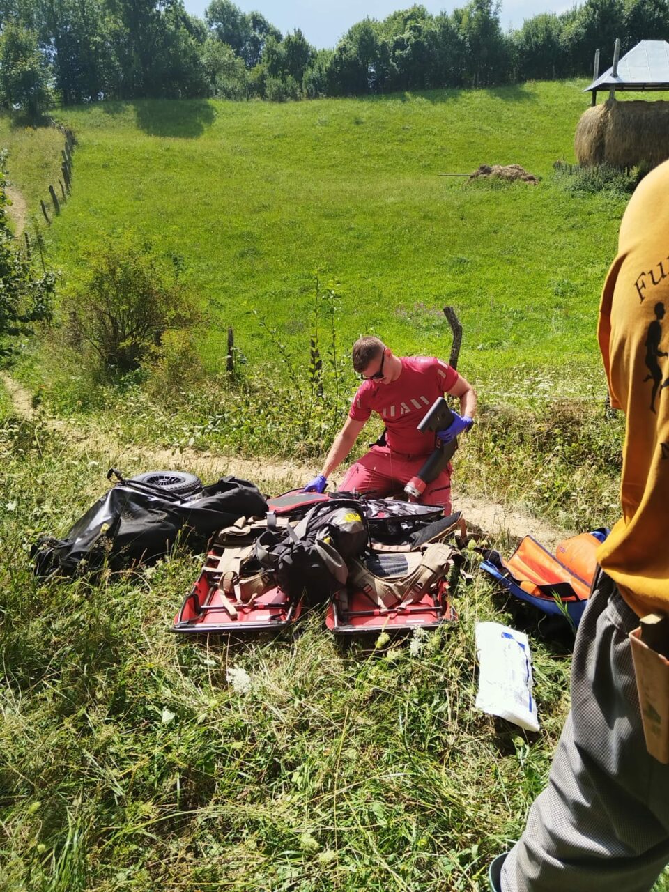Un bătrân de 71 de ani a fost înjunghiat mortal, în județul Maramureș. CRIMA a avut loc într-o zonă izolată, cu acces dificil