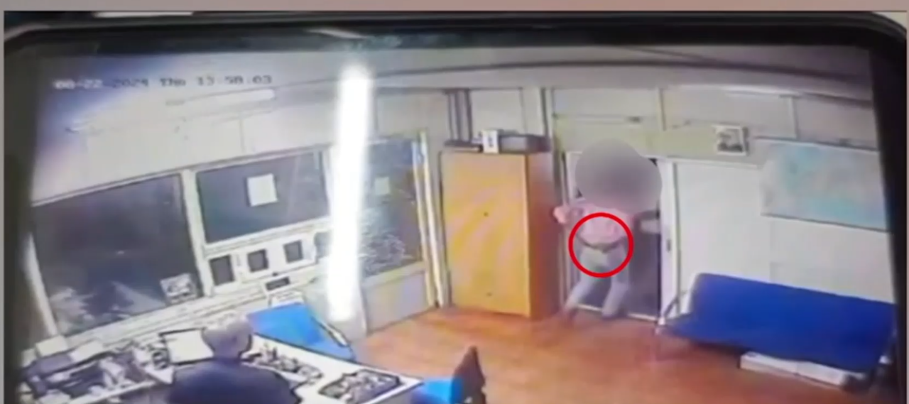 Un bărbat, înarmat cu un PISTOL, a intrat într-un service din Voluntari și l-a amenințat pe patron