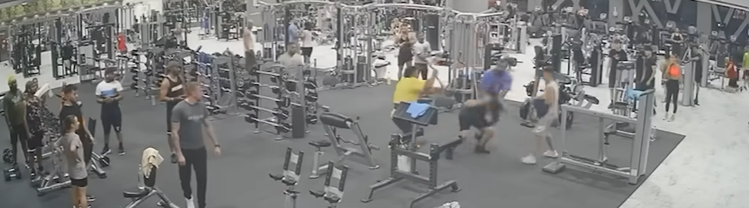 Conflict SÂNGEROS într-o sală de sport din Timișoara: Cunoscut luptător de kickboxing, înjunghiat / Totul a pornit de la glume făcute pe TikTok