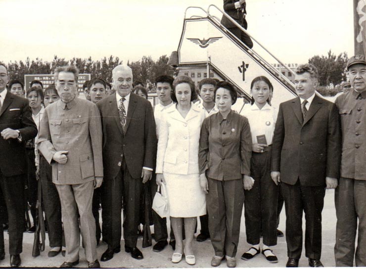 Cum a devenit CEAUȘESCU, din țăran cu patru clase, „un nod al unor relații politice de nivel mondial”. I-a FURAT strategia lui Dej și l-a dat uitării