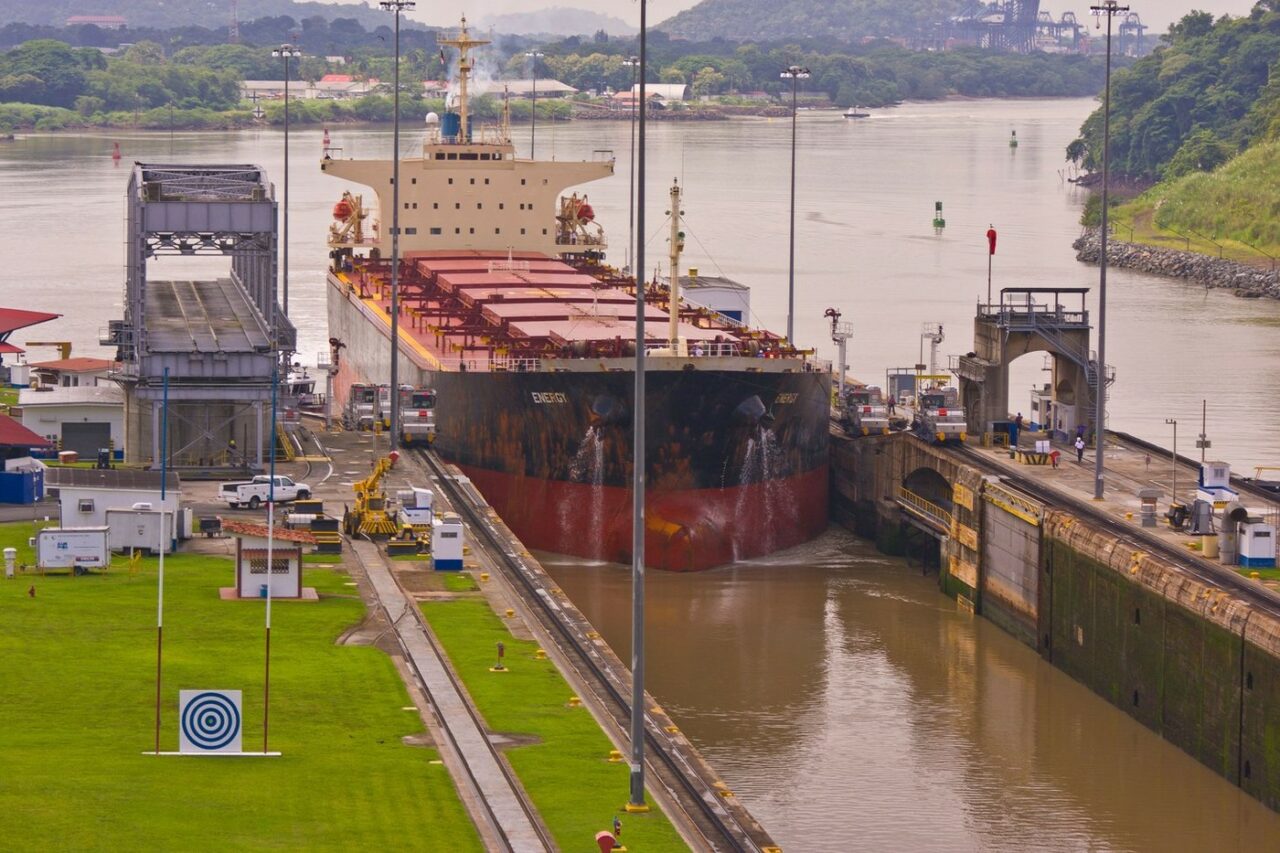 Seceta blochează TRAFICUL maritim prin Canalul Panama. Întreruperile în lanțul global de aprovizionare COSTĂ transportatorii milioane de dolari