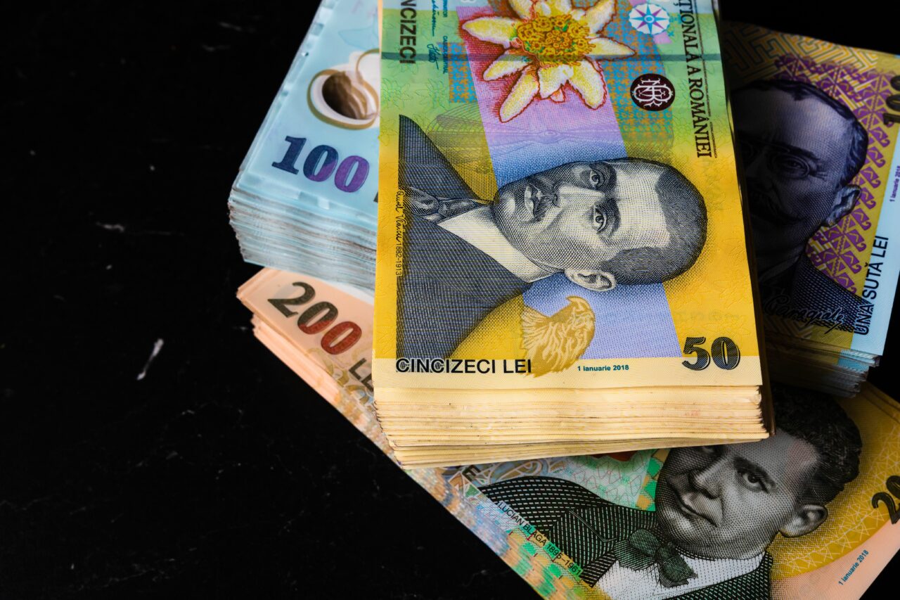 Compania din România care își plătește angajații pentru a demisiona. „Primele de DESPĂRȚIRE” variază între 22.000 și 18.500 de lei
