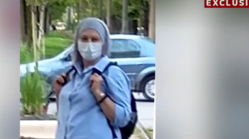 Fiul femeii, suspectate că ar fi încercat să arunce o persoană pe șinele de tramvai, susține că mama sa e victima unui „ATAC mediatic