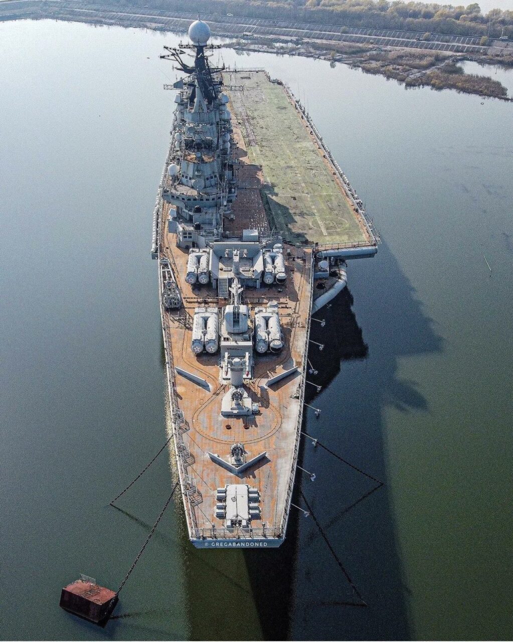 Vechiul portavion sovietic „Minsk” a luat FOC. Nava urma să devină PARC de distracții pentru turiștii chinezi