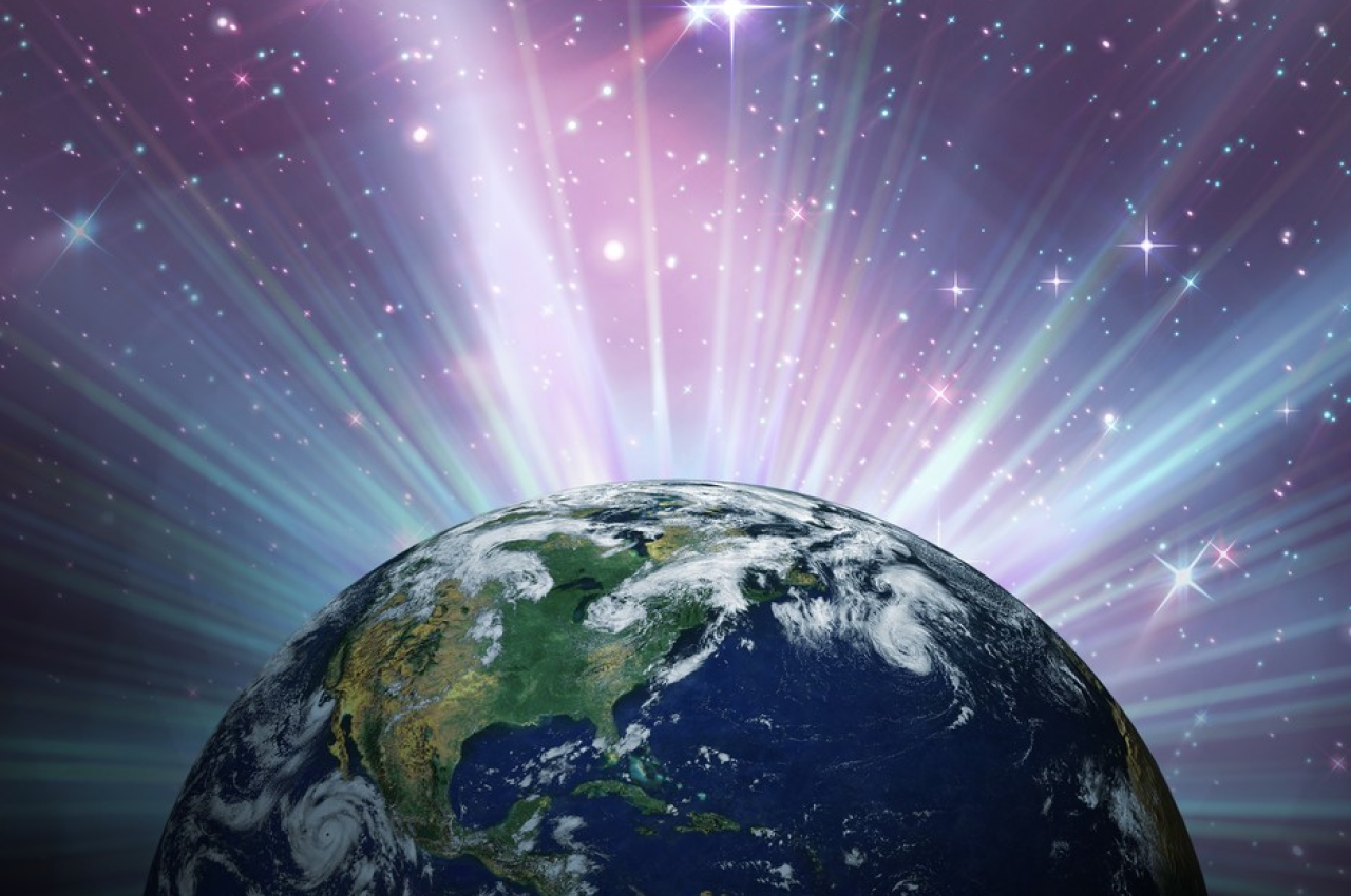Pământul, lovit de o FURTUNĂ geomagnetică severă de clasa G4. Ce fenomene au apărut pe cer și cum pot afecta sateliții din spațiu