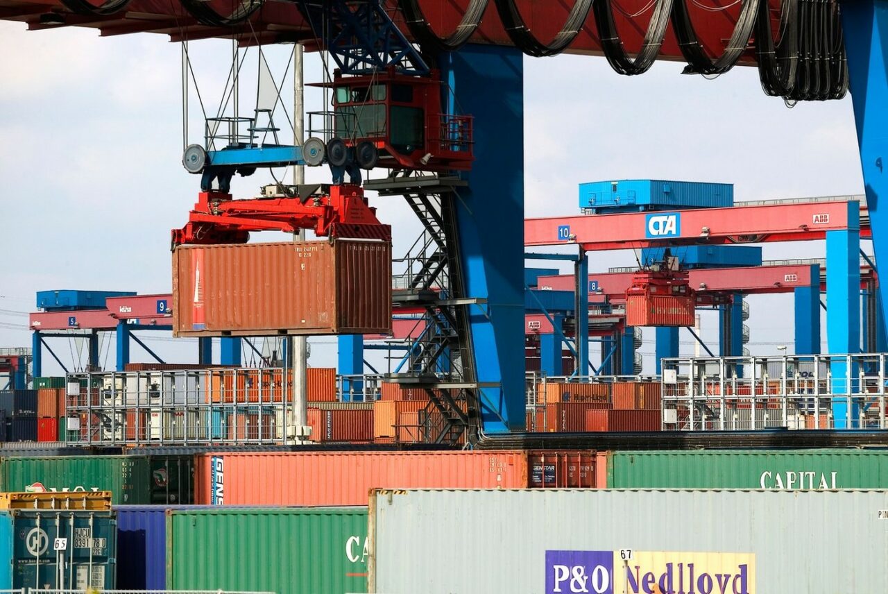Exporturile Germaniei sunt în scădere, pe fondul tensiunilor dintre SUA și China /Analist: „Există o tendință spre PROTECȚIONISM”