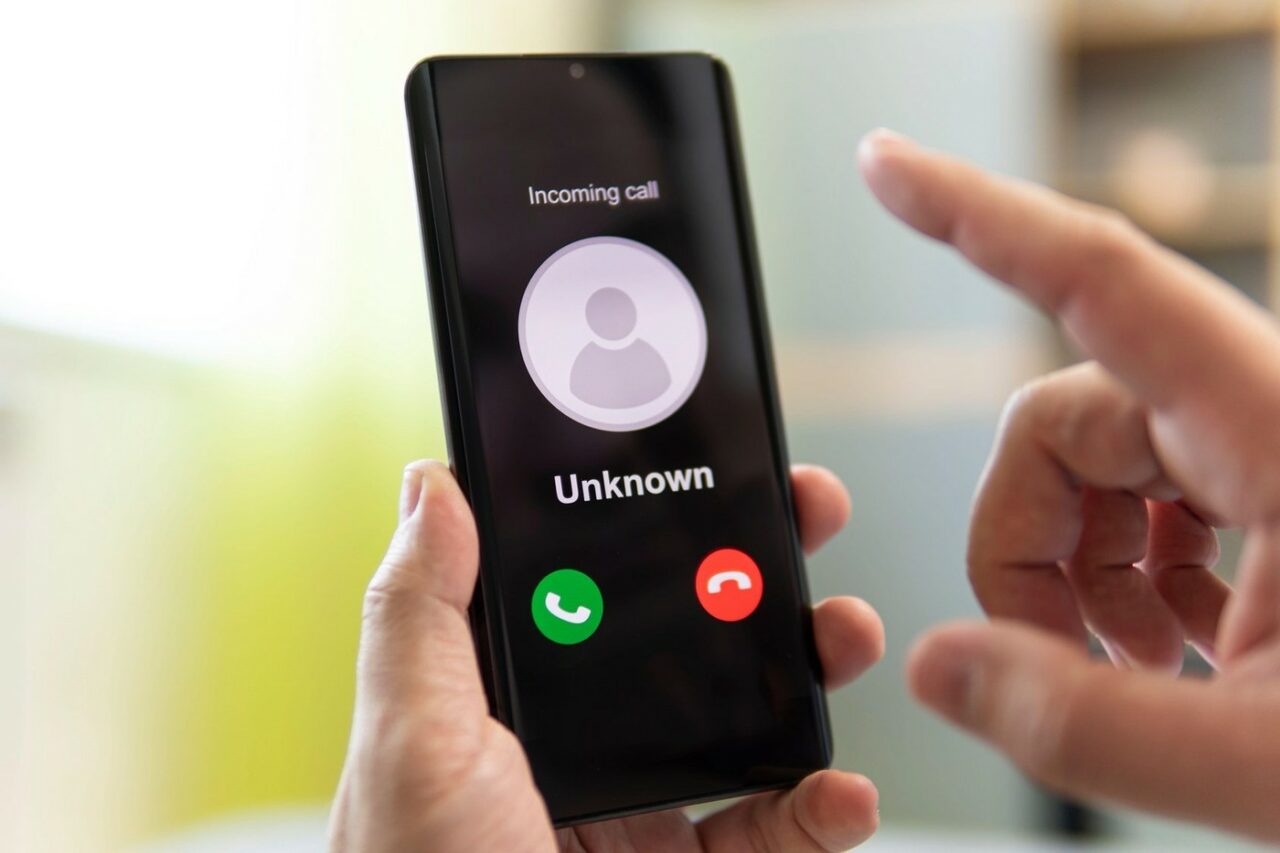Motivul hilar pentru care un român și un sârb au fost arestați în SUA: sunt urmăriți penal pentru FARSE telefonice