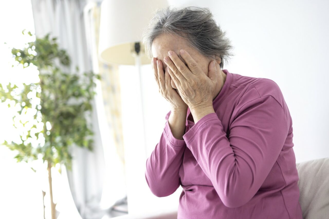 Povestea șocantă a româncei care și-a pierdut toate ECONOMIILE strânse după o viață de muncă printre străini. Cum au dispărut toți banii din cont
