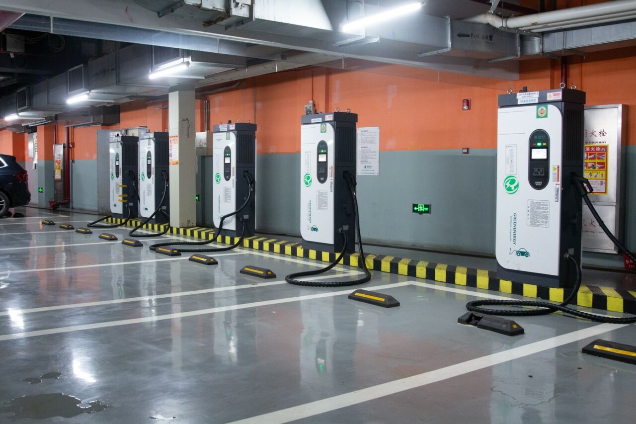 UE prezintă noile taxe vamale impuse vehiculelor electrice din China /Și TESLA va fi vizată de tarife