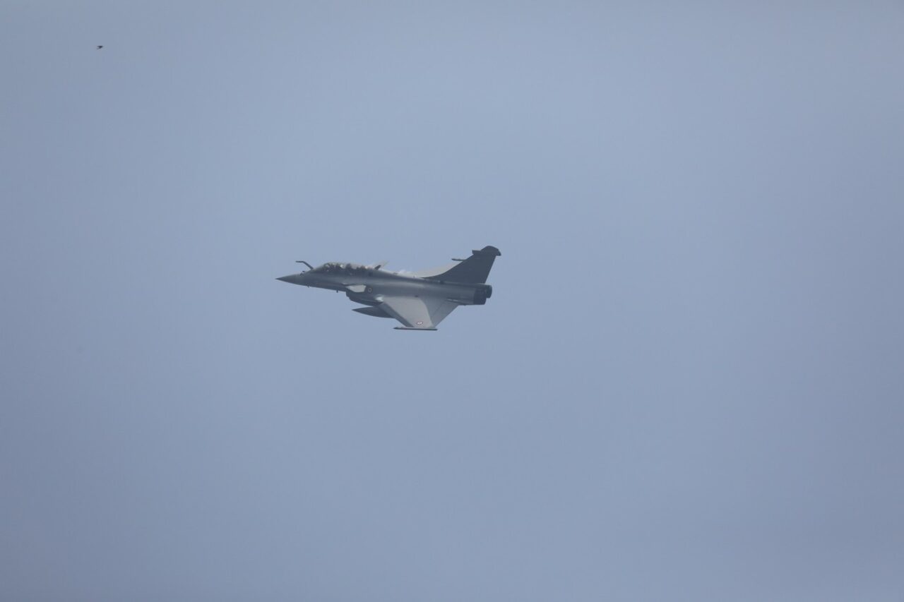Două avioane de vânătoare au intrat în COLIZIUNE și s-au prăbușit, în Franța /Doi piloți sunt dați dispăruți