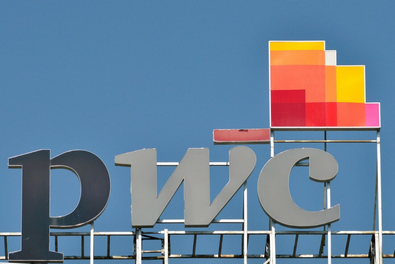 Financial Times: Un dezvoltator imobiliar britanic acționează în judecată grupul de audit PwC, reproșând NEGLIJENȚĂ în acordarea consultanței fiscale