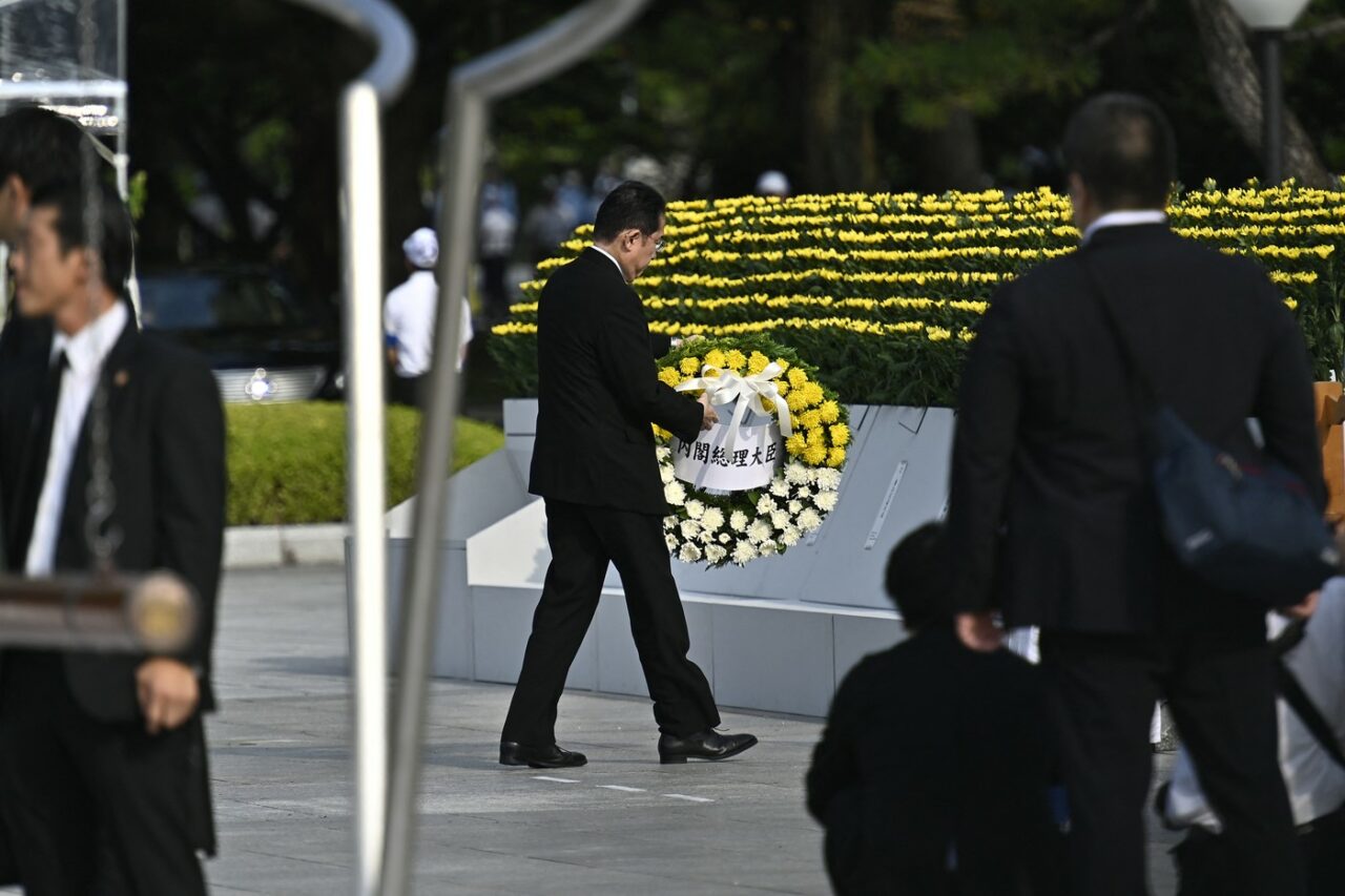 Ambasadorii SUA și Marii Britanii au decis să NU participe la ceremonia de comemorare a bombardării orașului Nagasaki. Care este motivul