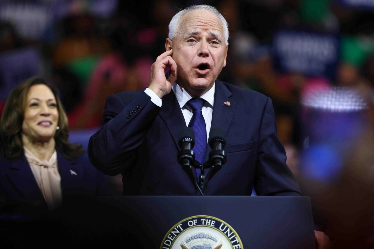 Tim Walz, propus de Kamala Harris pentru funcția de vicepreședinte, a lucrat ca profesor în China. Cum au reacționat internauții chinezi