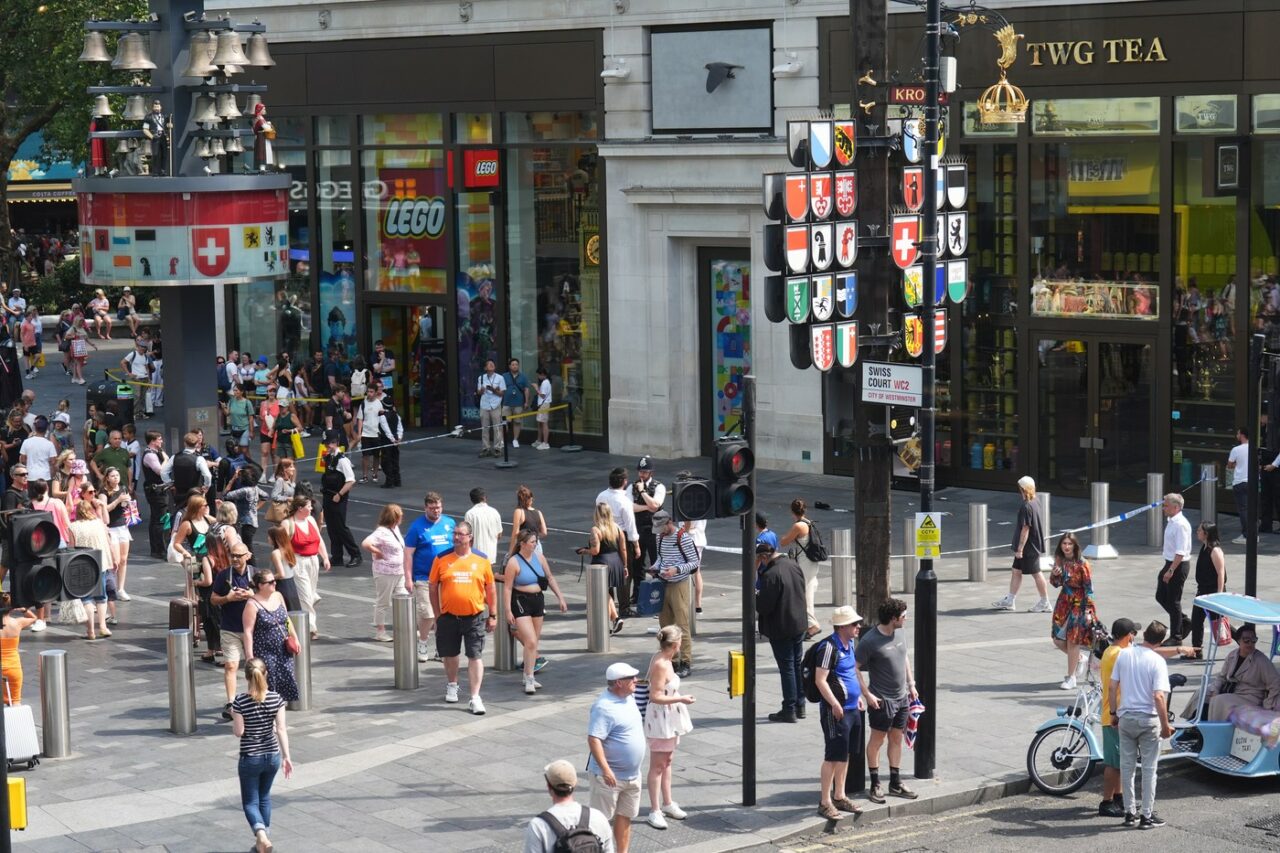Două persoane au fost rănite în urma unui ATAC produs în Londra /Un individ a fost arestat