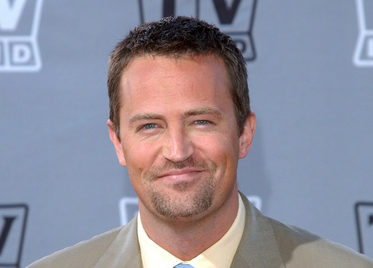 O persoană a fost ARESTATĂ în ancheta, ce vizează moartea actorului Matthew Perry, celebru pentru serialul Friends