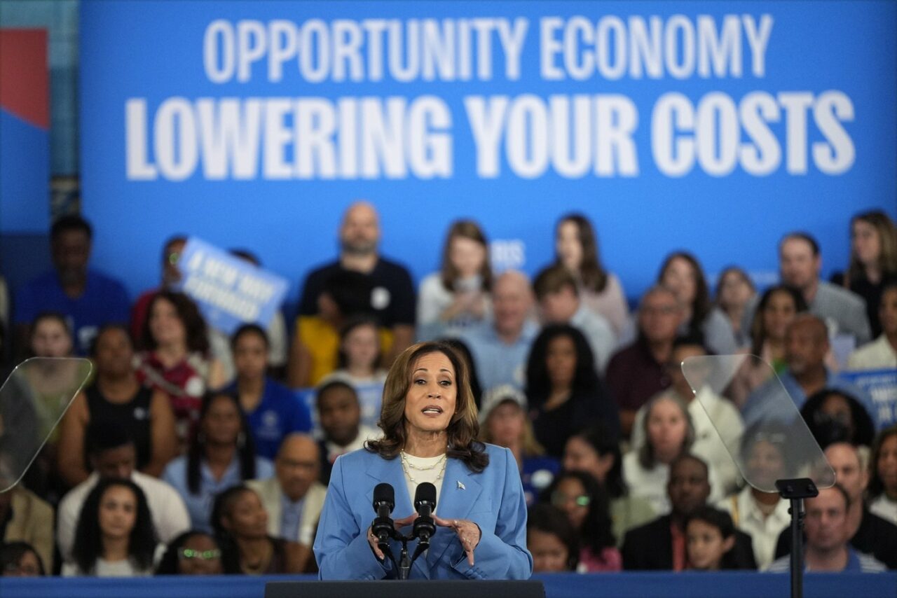 Kamala Harris și-a prezentat AGENDA ECONOMICĂ /„Acest scrutin se referă la două viziuni foarte diferite”