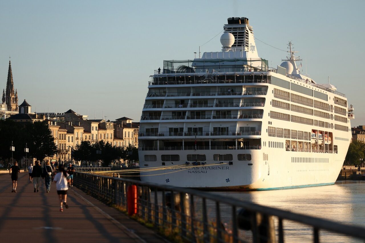 Orașul Bordeaux vrea să INTERZICĂ vasele de croazieră. Primăria adoptă măsuri ECOLOGISTE