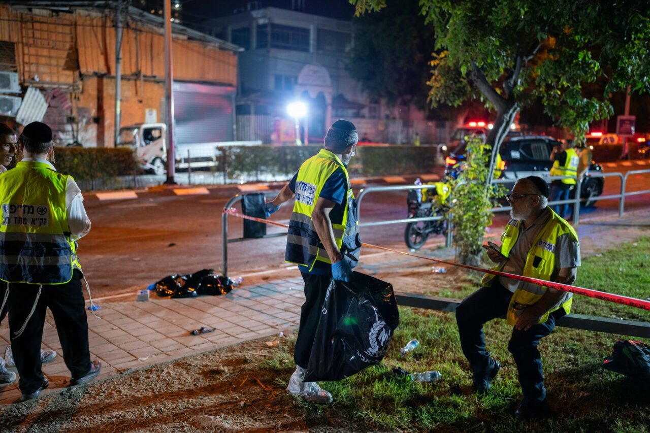 Hamas și Jihadul Islamic revendică ATACUL terorist din Tel Aviv /Autorul atentatului a murit, iar un civil israelian a fost rănit