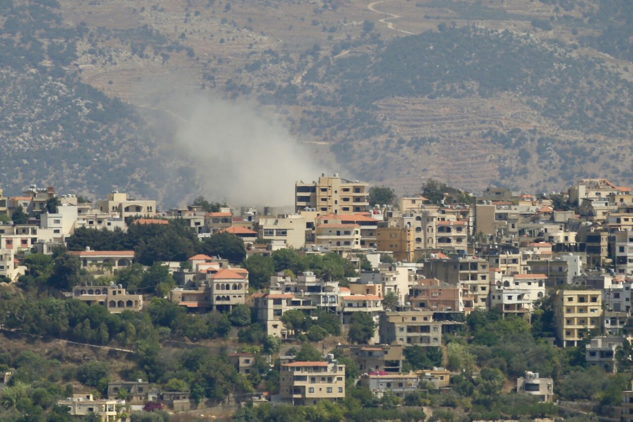 Noi CONFRUNTĂRI armate între Israel și Hezbollah /Bază militară israeliană, atacată cu rachete