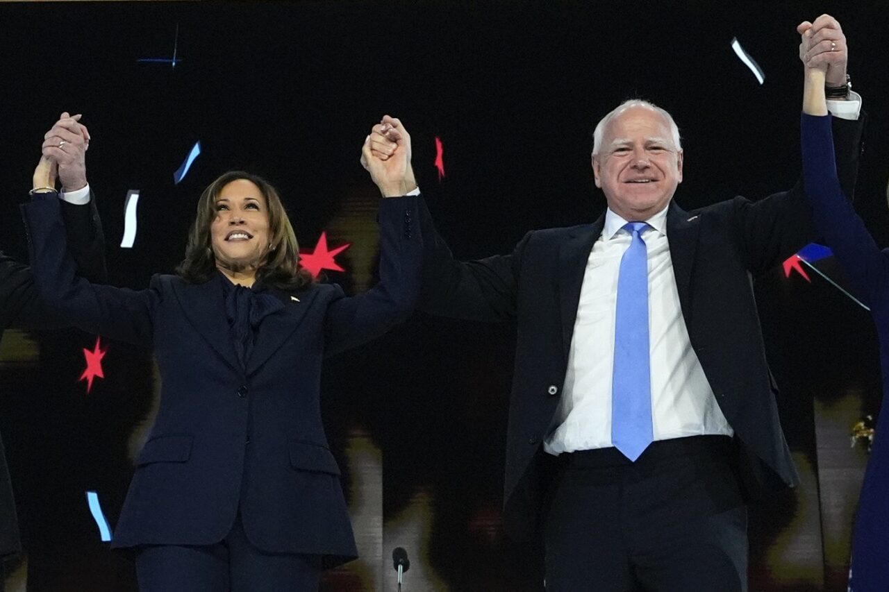 Kamala Harris și Tim Walz acordă joi primul lor interviu din campanie. Dezbaterea dintre Harris și Trump, în continuare sub semnul întrebării