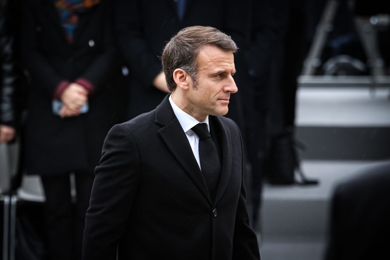 Emmanuel Macron riscă să fie DEMIS din funcție. Care este motivul