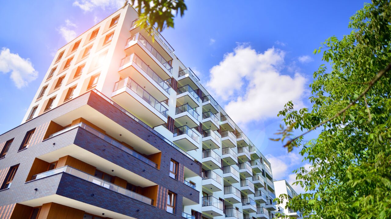 În România, prețurile APARTAMENTELOR au crescut în medie cu 20% față de anul trecut. Unde s-au înregistrat cele mai mari scumpiri